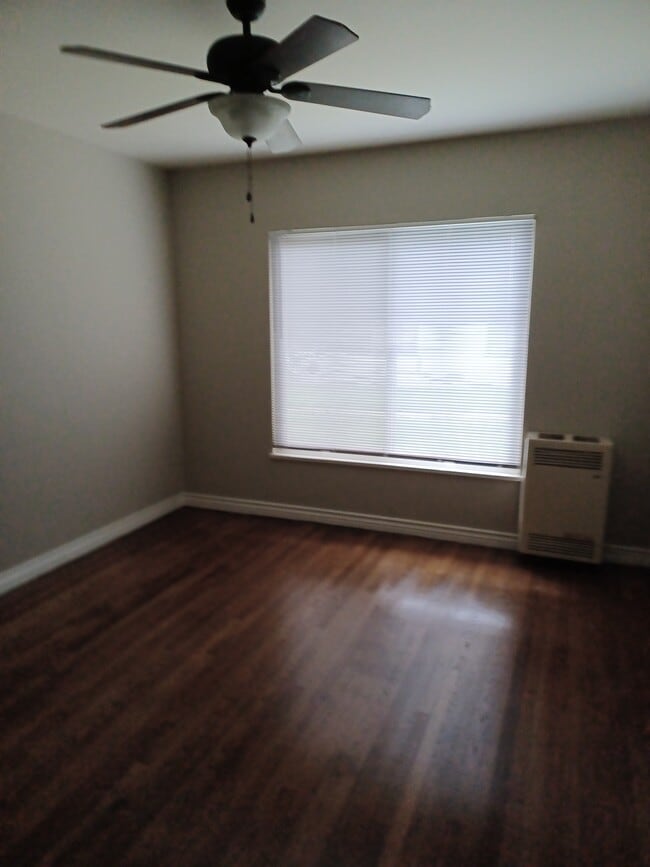 Building Photo - Carmona Apt LLC
