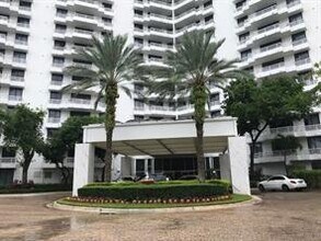 Building Photo - 3300 NE 192 St