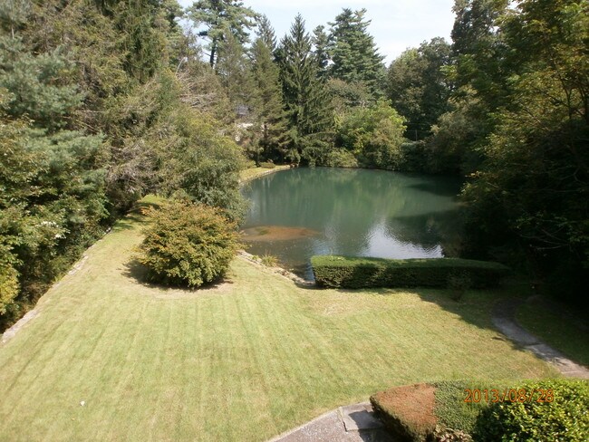 Foto del edificio - 129 Westwood Dr