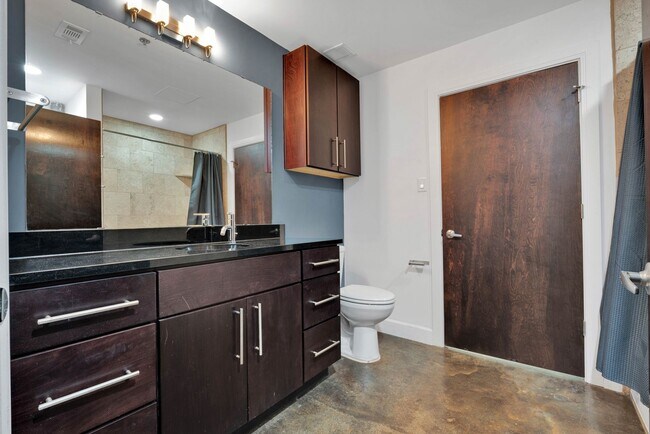 Foto del edificio - Modern Condo in Downtown San Antonio!