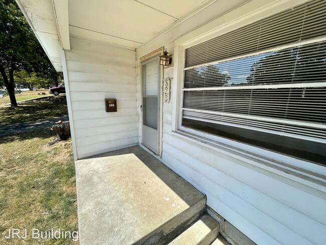 Building Photo - 2 br, 1 bath House - 823 W. 54th Street