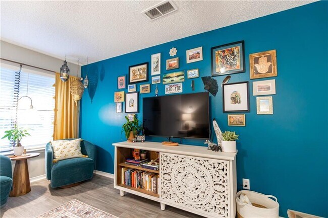 Foto del edificio - 1960 Wilkins Pl