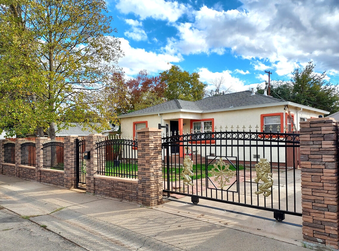 Foto principal - 2860 35th Ave