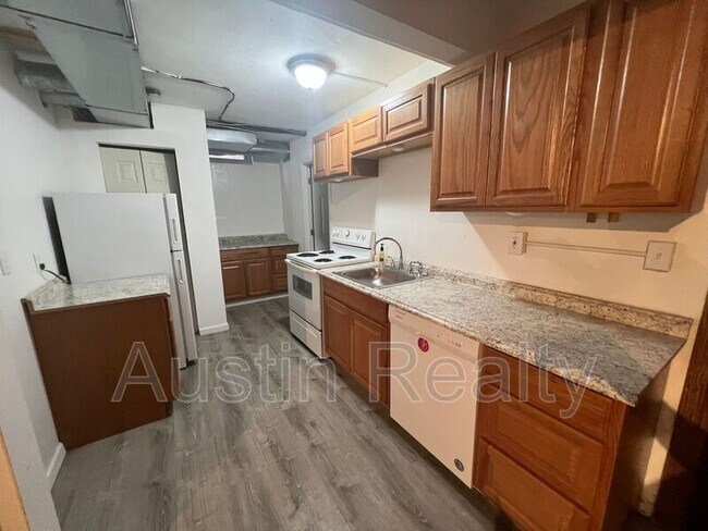 Foto del edificio - 6003 Waterman Blvd