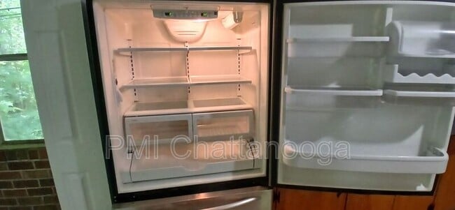 Foto del edificio - 3705 Crestview Pl