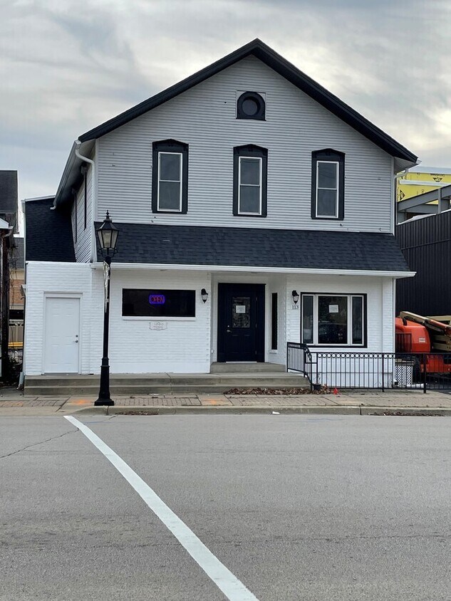 113 W Railroad Ave, Bartlett, IL 60103 Townhome Rentals in Bartlett