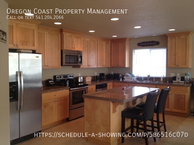 Building Photo - Awesome 3 Bedroom House In Lincoln City