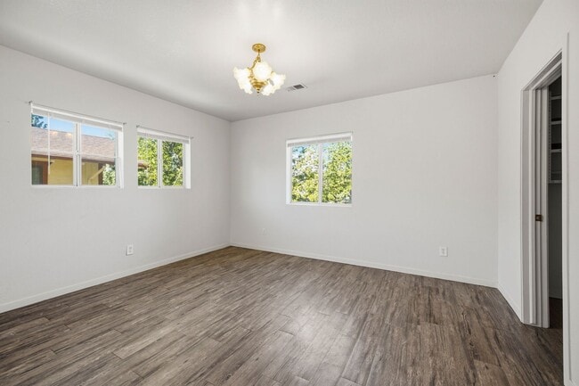 Building Photo - 1619 11th Ave