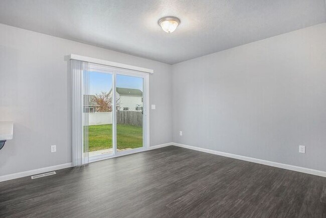 Building Photo - 505 Avalon Ct