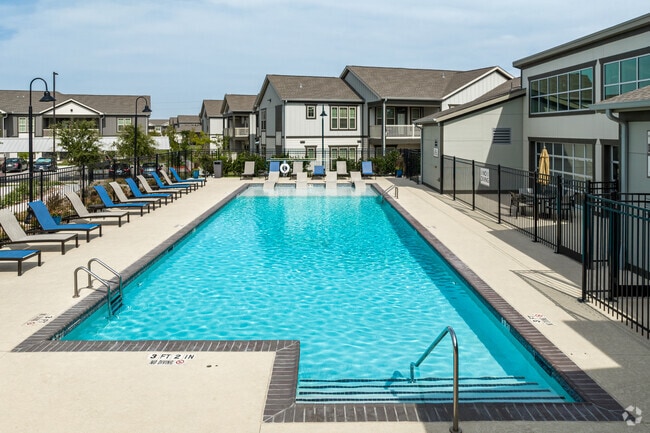 Resort-style swimming pool - The Bradbury