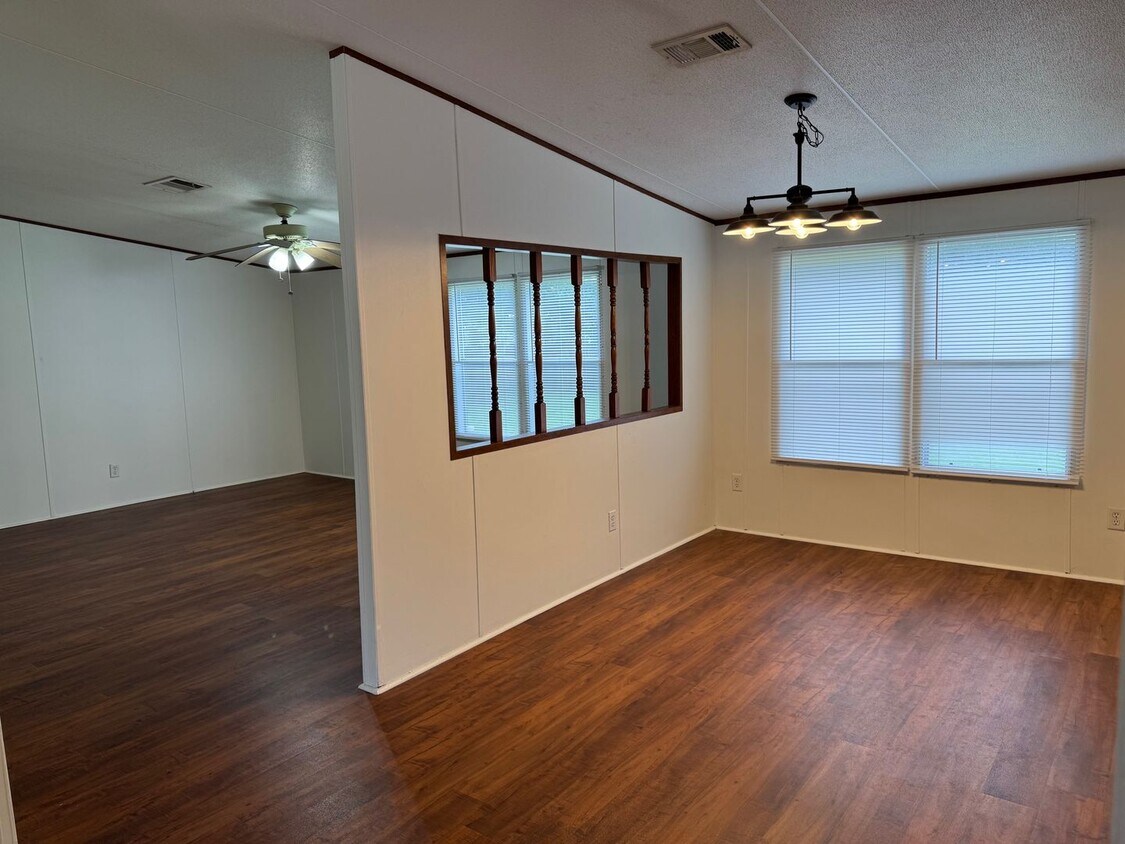 Foto del edificio - 4 Bedroom Double Wide in North Wakulla