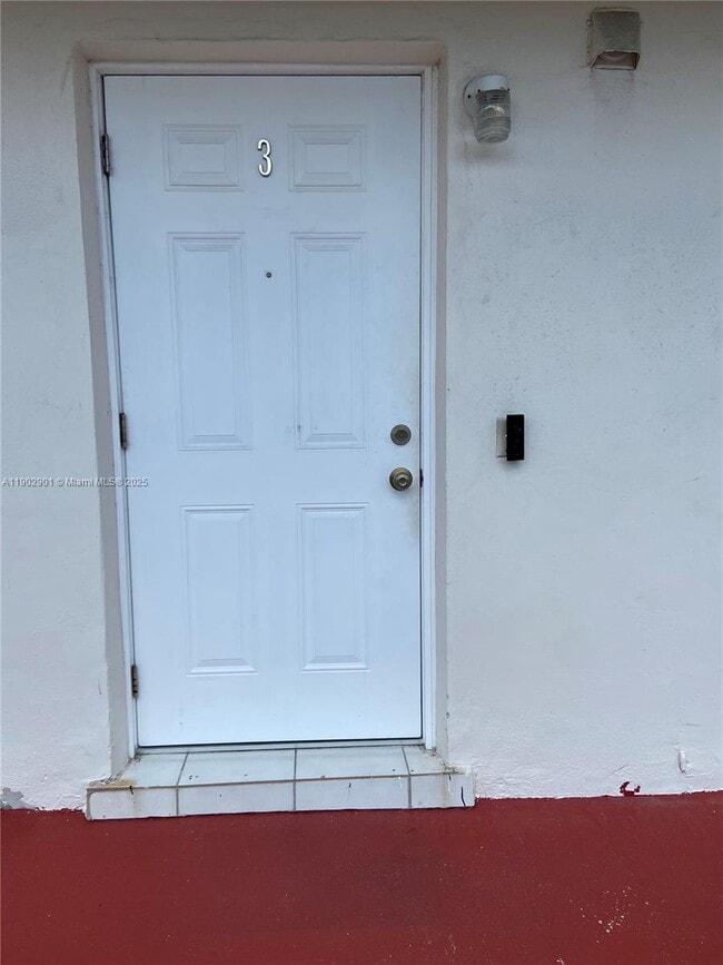 Building Photo - 1000 W 28th St