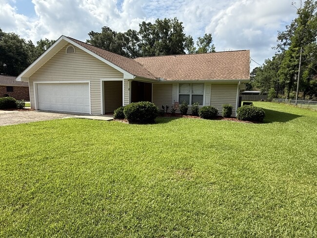 Building Photo - 17340 Vutera Dr
