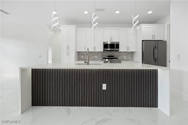 Foto del edificio - 918 Hollister Ave