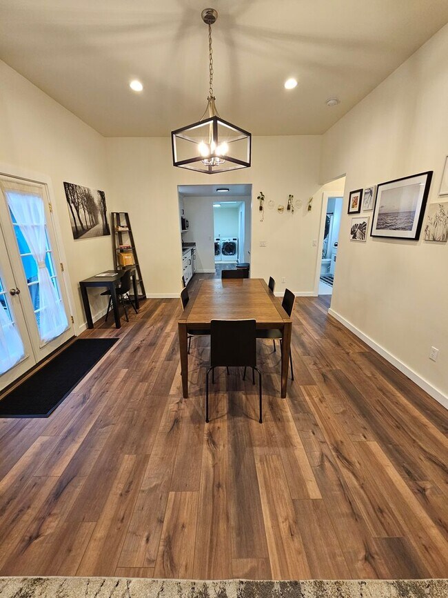Foto del edificio - Furnished  3 bedroom in Mount Vernon for S...