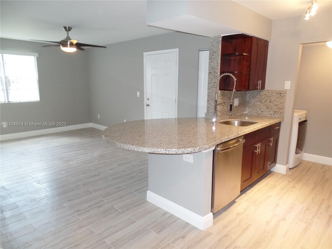 Primary Photo - 1263 SW 46th Ave
