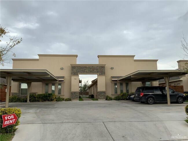 Building Photo - 800 E Myrtle Beach Ave