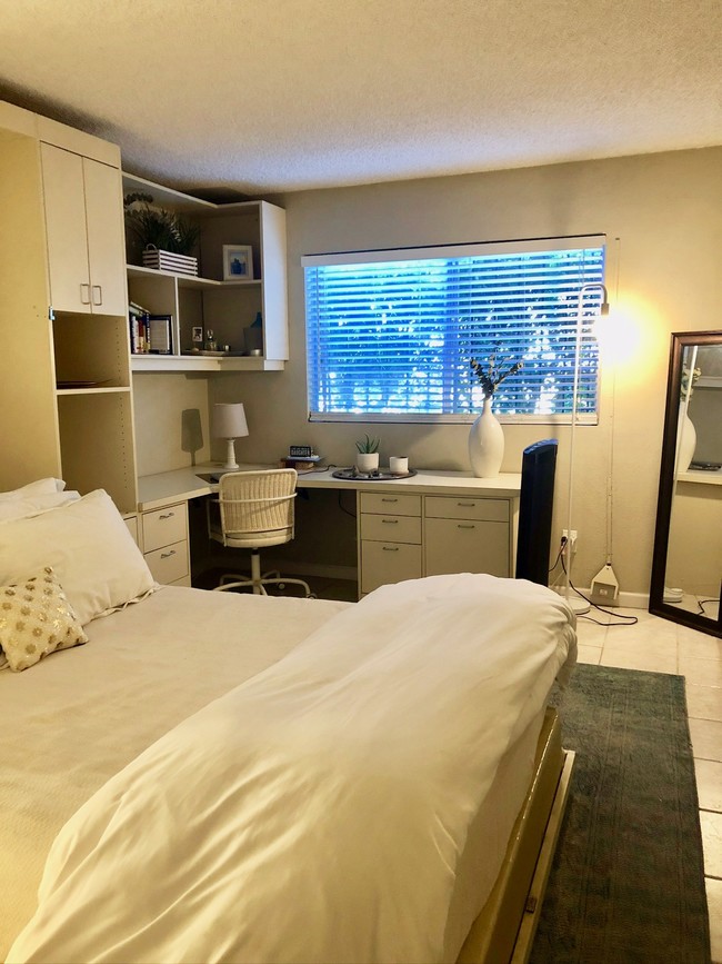 Bedroom with built in murphy bed and desk - 1645 Emerald St