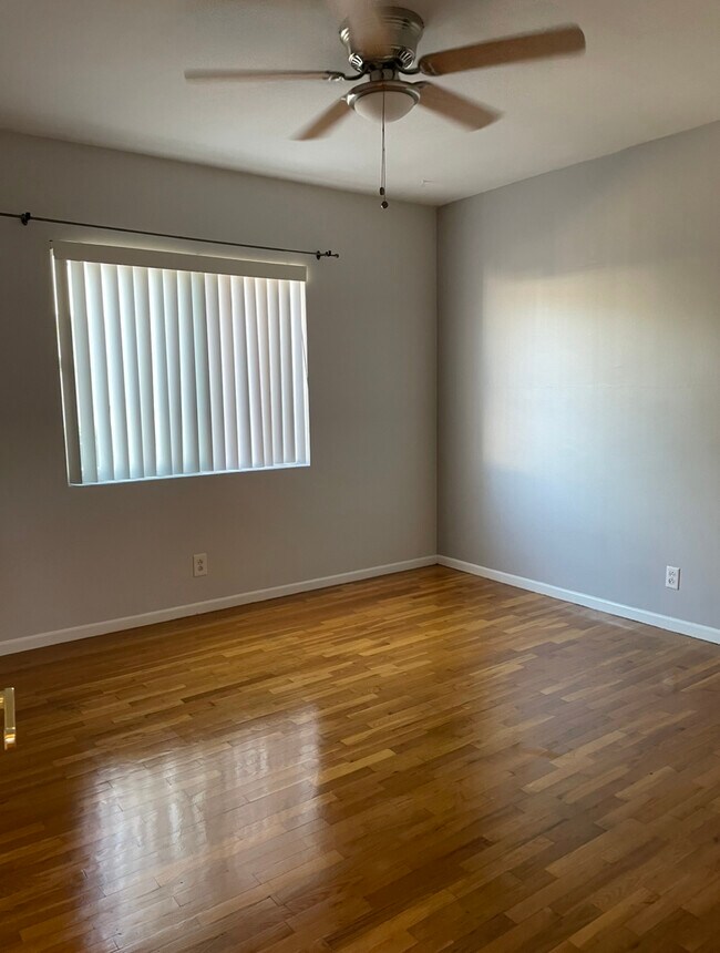 1st bedroom - 3922 E 11th St