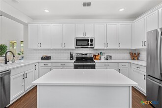 Building Photo - 112 Alpen Ct