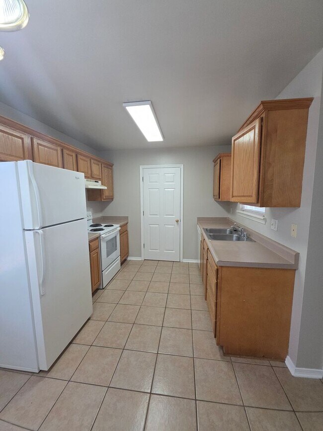 Foto del edificio - 102 Willow Creek Dr