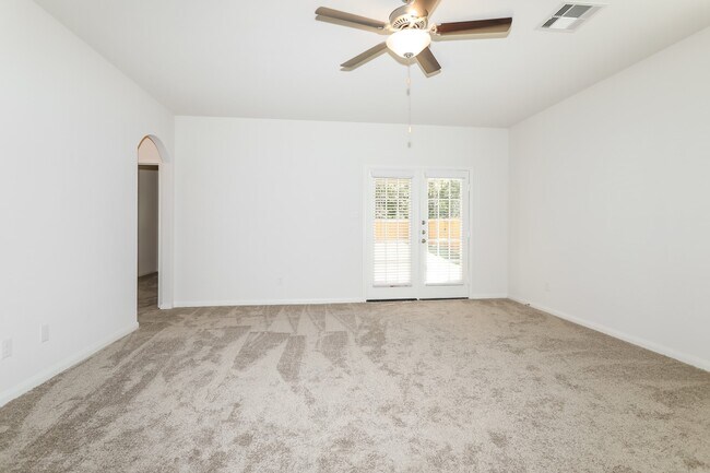 Foto del edificio - 26877 Steinbeck Dr