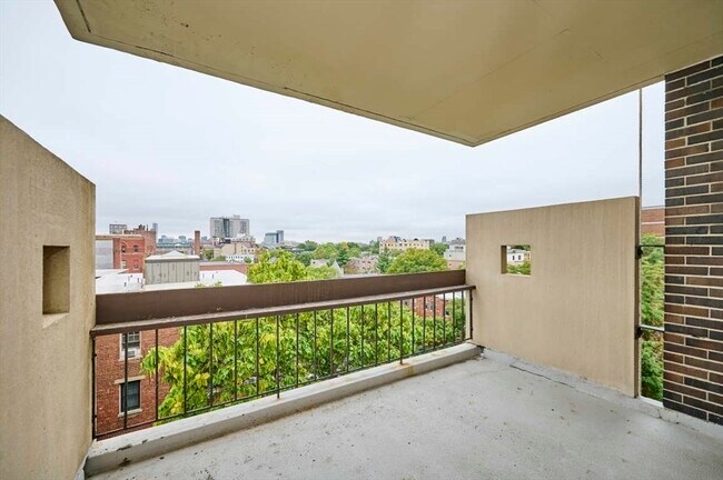 Foto del edificio - 872 Massachusetts Ave
