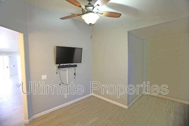 Building Photo - 20622 N 102nd Ln