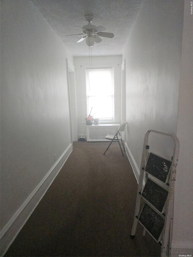 Foto del edificio - 187-02 104th Ave