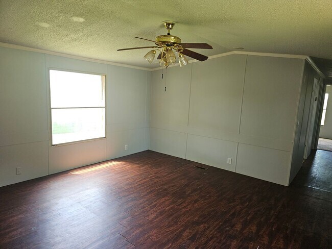Foto del edificio - 3 bed 2 bath Mobile Home