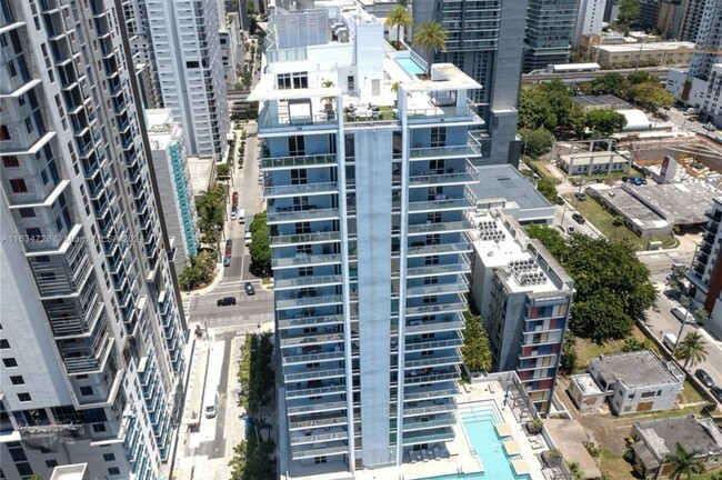 Foto del edificio - 1010 SW 2nd Ave