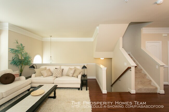 Foto del edificio - Gorgeous almost new townhouse in close to ...