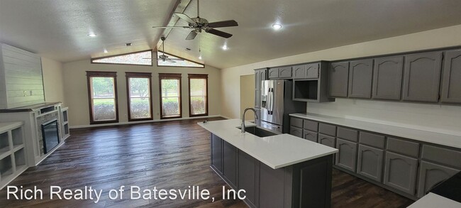 Building Photo - 3 br, 2 bath House - 521 Old Fort Road
