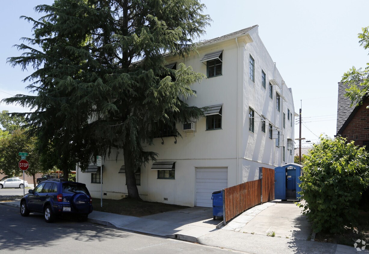 Building Photo - 3540 J St