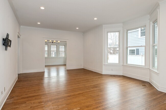 Building Photo - 1222 Chestnut St
