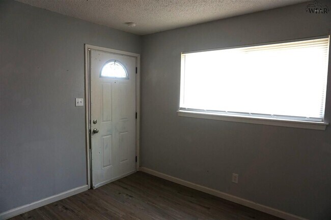 Building Photo - 119 Westview Ln