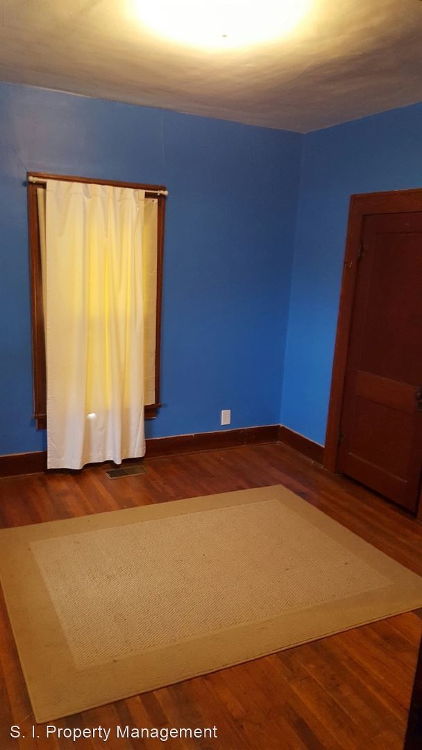Building Photo - 2 br, 1 bath House - 1027 Maple St.
