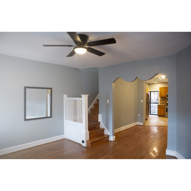 LivingRoom/DiningRoom - 5733 Catharine St