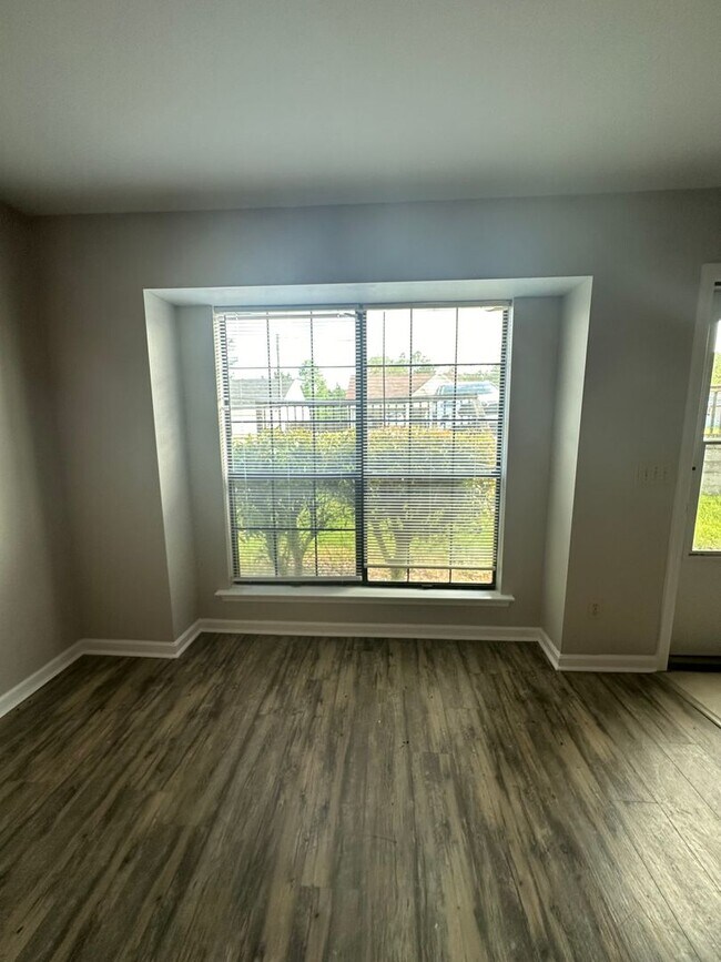 Foto del edificio - Daleville!   Close to the FT.  Rucker Gate!!!    LVP DOWNSTAIRS