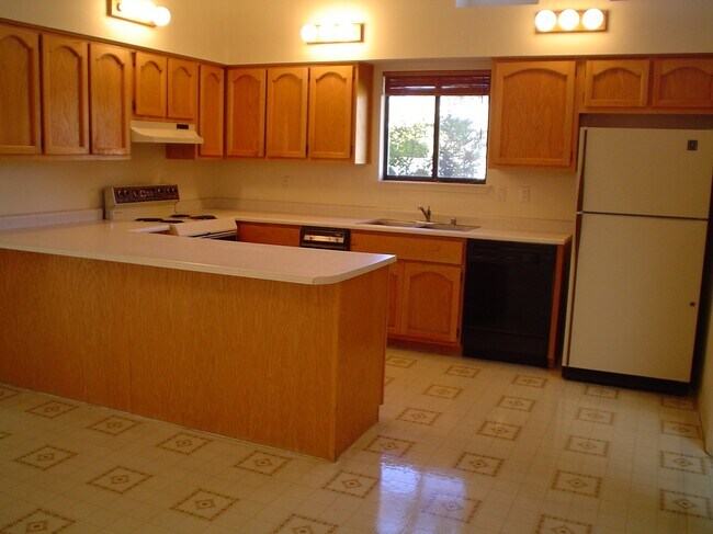 Kitchen - 8512 Liberty Dr NE