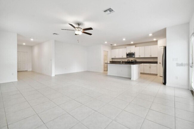 Building Photo - 6335 Ten Acre Ct