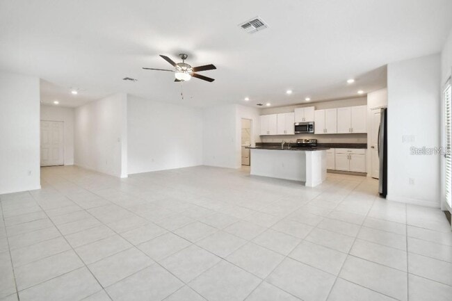 Foto del edificio - 6335 Ten Acre Ct
