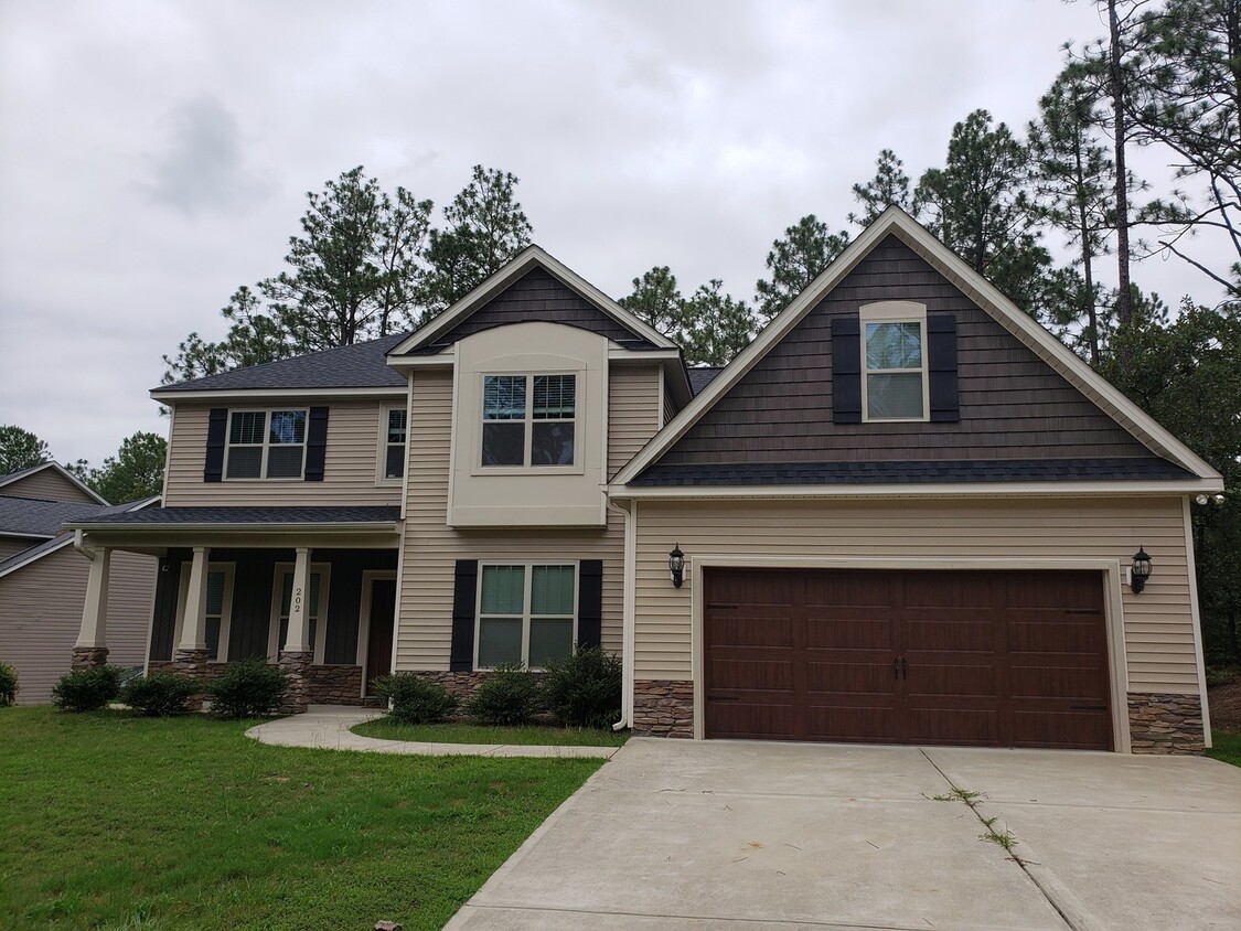 Primary Photo - Spacious Home in Carolina Lakes Near Clubh...