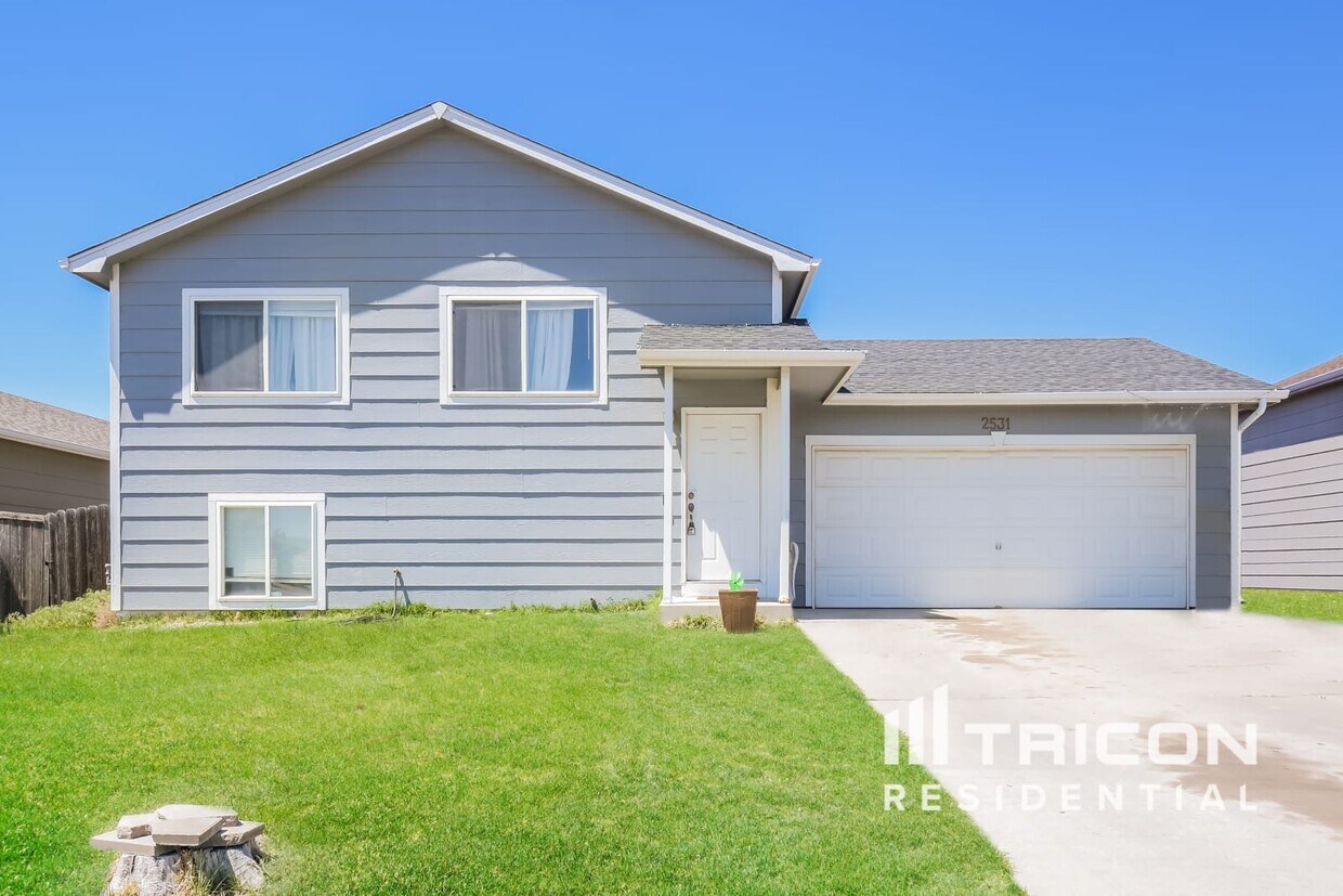 Foto principal - 2531 Bearwood Ave