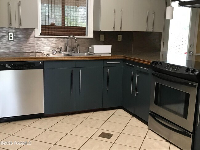 Foto del edificio - 108 Billeaud Ln