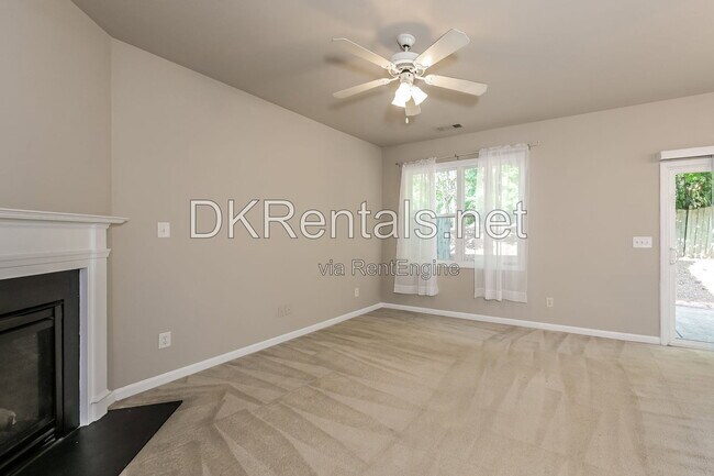 Foto del edificio - 4102 Dahlgreen Way