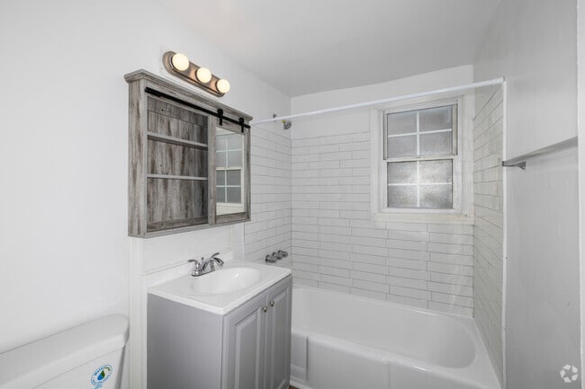 2BR, 1BA - 629SF - Bathroom - Welcome to Red Oak Apartments in Hamilton, New Jersey.