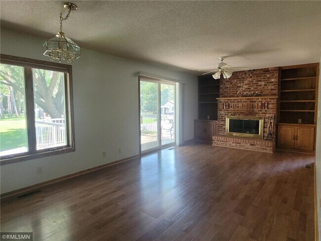 Foto del edificio - 6095 Stillwater Blvd