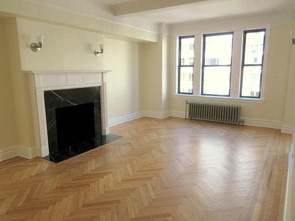 Primary Photo - 210 E 68th St