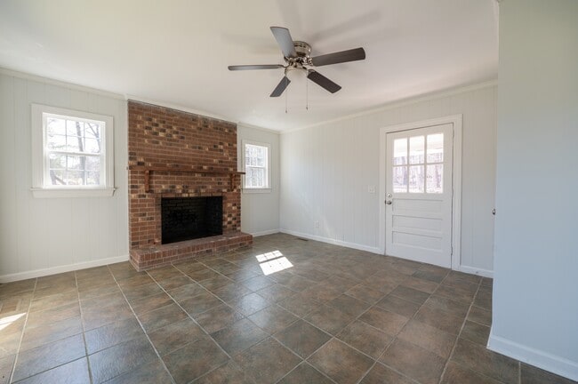 Building Photo - 1473 Briarcliff Dr